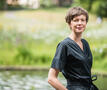 Cieltje Van Achter met groene achtergrond